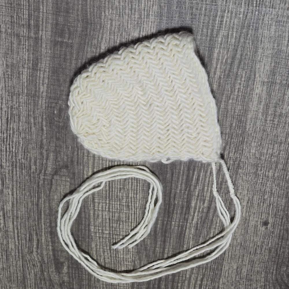 Hand Knit Baby Bonnet - Newborn Photography Prop - 100% Merino Wool Brand New